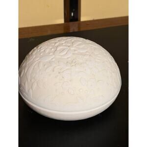 Bernardaud Lithophane Candle Votive.
Made of Unglazed White Bisque Porcelain.